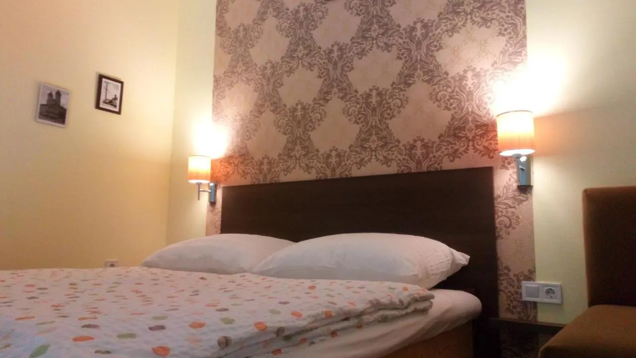 Borostyan Vendeghaz Eger Hotel 0*,